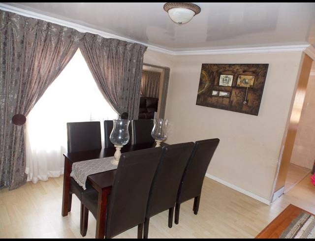 3 BEDROOM HOUSE SOLD IN THE ORCHARDS